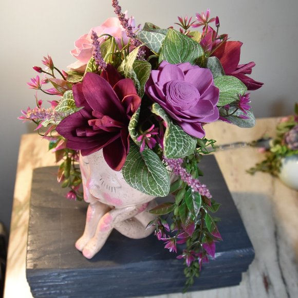 UNIQUE Peace & serenity vase with Sola wood lotus and lilies dyed and airbrushed - Picture 3 of 7